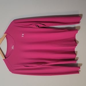 Womens medium hot pink Under Armour long sleeve heat gear tee.